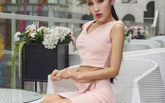 AISS爱丝(黄金版) – 看萱萱逛街的写真，照片里的鞋子可是另一个宝藏我得去挖一挖！