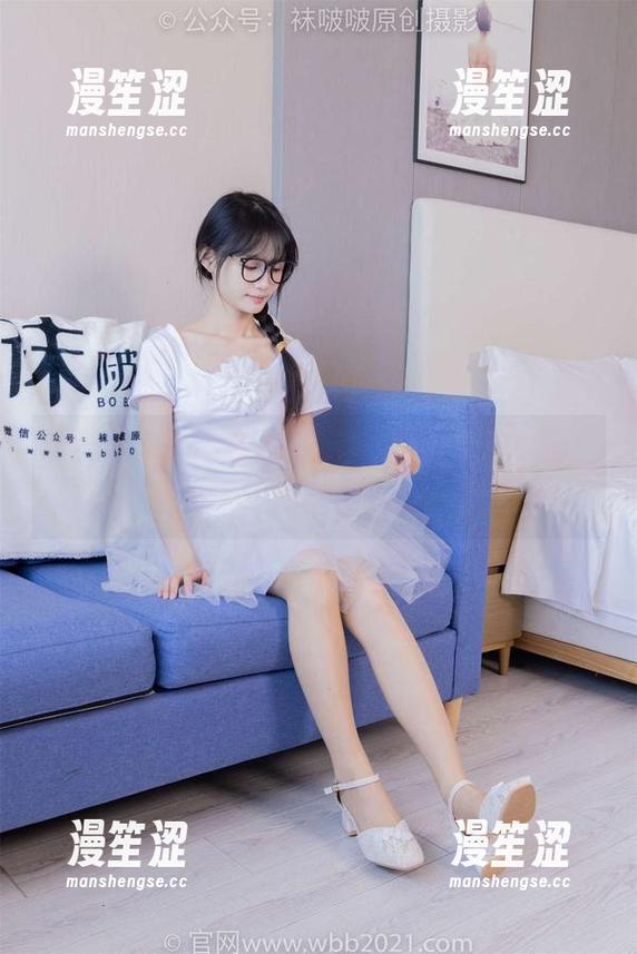 BoBoSocks袜啵啵 - “小甜豆和她的深灰丝小宇宙”——一团和气的美图集合