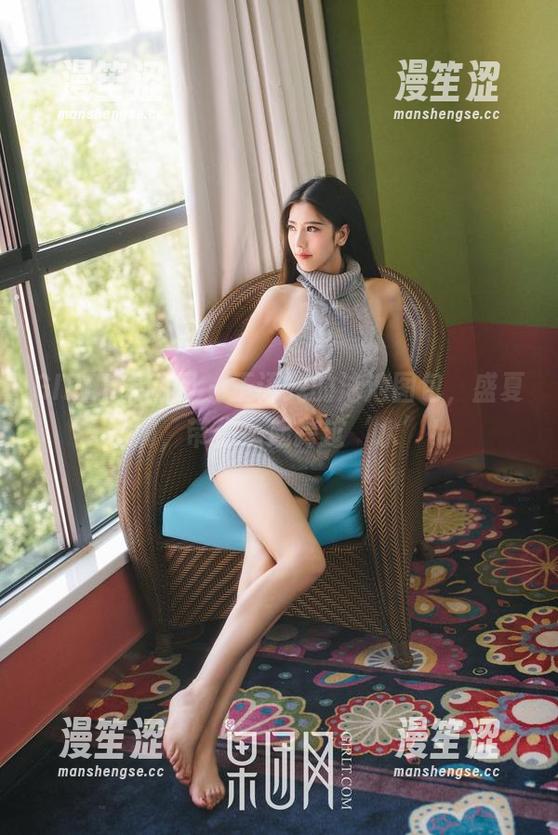 GIRLT果团网 - 王语纯的泳池图包，盛夏水润，带你一起跨过‘水’！