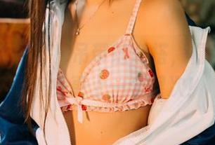GIRLT果团网 – 吊带随意搭，福利图集让酸酱兔更上一个层次！