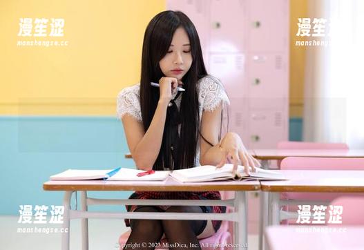 收藏的图库中，Habin夏彬(하빈)的清纯就像一颗钻石，资源富饶得让人不安。