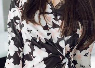 HuaYang花漾 – 玥儿玥er的写真集：当姐姐碰上小调皮，会擦出什么火花？