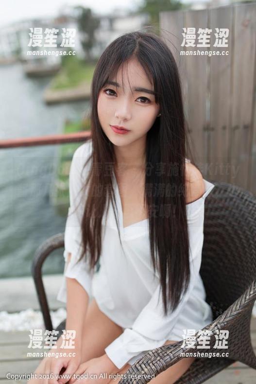 QingDouKe青豆客-施忆佳Kitty酱 QingDouKe青豆客 - 分享施忆佳Kitty酱那几张修女的套图,满满的纯净感,也是让人忐忑不安啊!