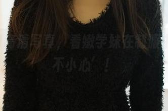 ROSI高清写真，看嫩学妹在制服中的‘不小心’！