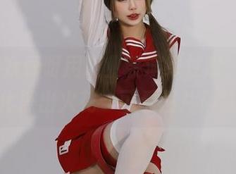 Tina很妖孽呀用职业装演绎性感，与企业文化擦出火花—可看图片确认！