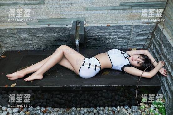 TuiGirl推女郎-小九九 TuiGirl推女郎 - 小九九的图集:穿着棉袜的日常,谁才是真正的主角?