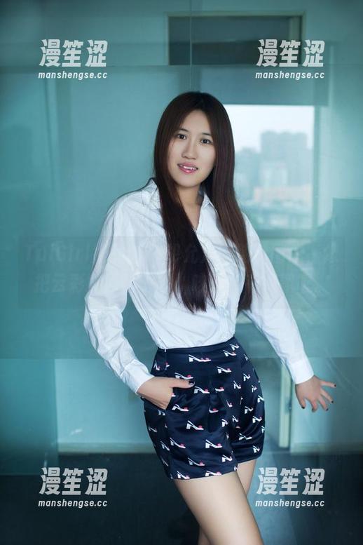 TuiGirl推女郎-胡允儿 TuiGirl推女郎 - 胡允儿的纯白图册,像把云彩搬回家了呢,咳咳,有点飘喔。