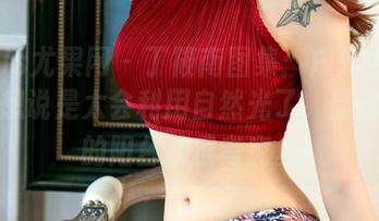 UGirls尤果网 – 丁筱南图集：户外摄影？我更想说是太会利用自然光了，显得别墅的阳台就很考究。