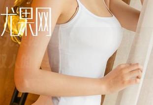 UGirls尤果网 – 显然最新的图包里，艾霓莎和双人的“小秘密”又在搅动风云～