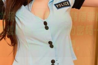 UGirls尤果网 – 看着这张韩雨菲的短裤照片，突然想起自己短裤买的密码…可能是“闲的无聊”吧。