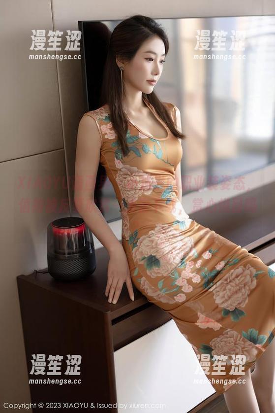 XIAOYU语画界 - 小沫琳的职业装姿态，值得被反复欣赏—点击下载，赏心悦目吗？