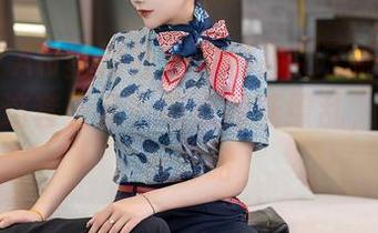 XINGYAN星颜社 – 李丽莎用了哪些装饰来映衬这套圣诞？有点眼花缭乱，我是说配饰哈
