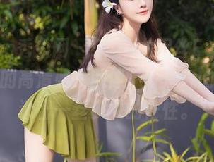 Xiuren秀人网 – Egg-尤妮丝Egg与圣诞：她的高清照片就像不肯淘气的孩子，透出一丝少女的任性。
