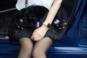 Xiuren秀人网 – lavinia肉肉分享：我的写真日常，不只是吃饭喝水而已！