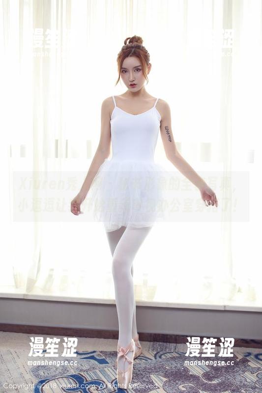 Xiuren秀人网-小逗逗 Xiuren秀人网 - 秘书形象的全套写真,小逗逗让我开始重新审视办公室穿搭了!