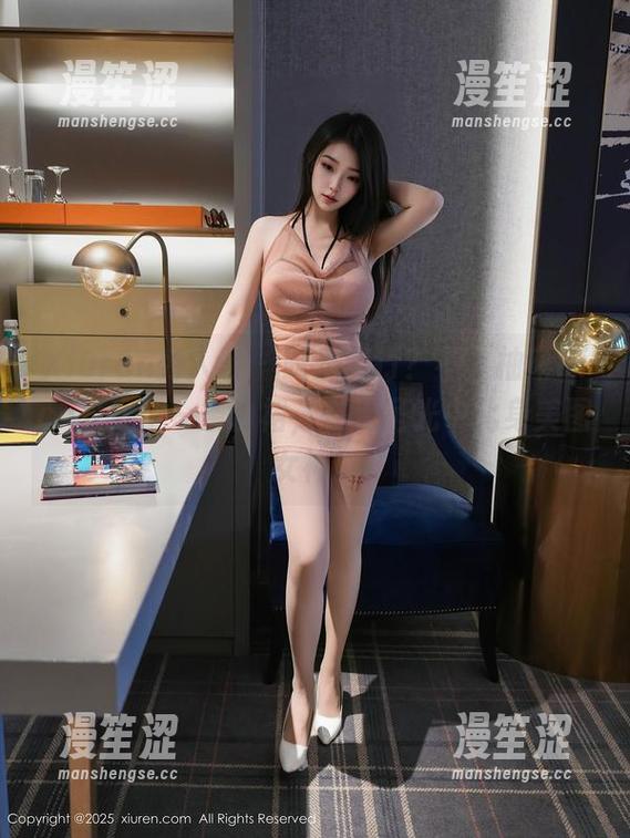 Xiuren秀人网 - 时光旅行？不，柚琪Rich只穿了一条白裙，在无圣光中化身美图女神。