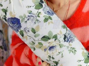 pans – 撑起的女神！原图里淘淘那认真的小眼神，绝了。