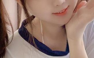 依依超级懒的内衣私拍，从衣橱到脑海的圣殿之路