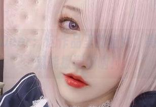 啾小妍Deer：这作品里的猫女，亮出爪子就能撩到你啦！