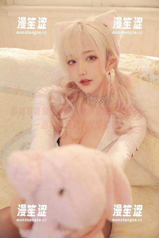 最新写真集出炉啦，啾小妍的暗夜猫女——超能力是做大梦的那种。