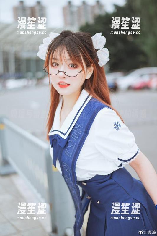 嘎潼 嘎潼与蕾丝:图里图外,犹豫不决的诱惑。