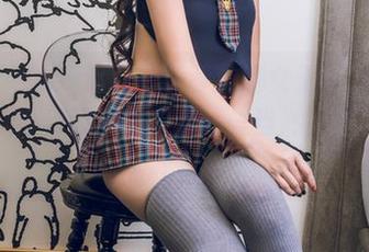头条女神 – 这就是李菲儿娜女王的福利写真，直击你的心灵深处——当然，也许不太深。
