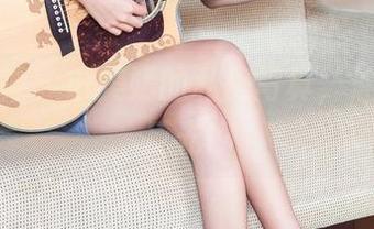 头条女神 – 申美嫣的私房写真，油亮到能反光！