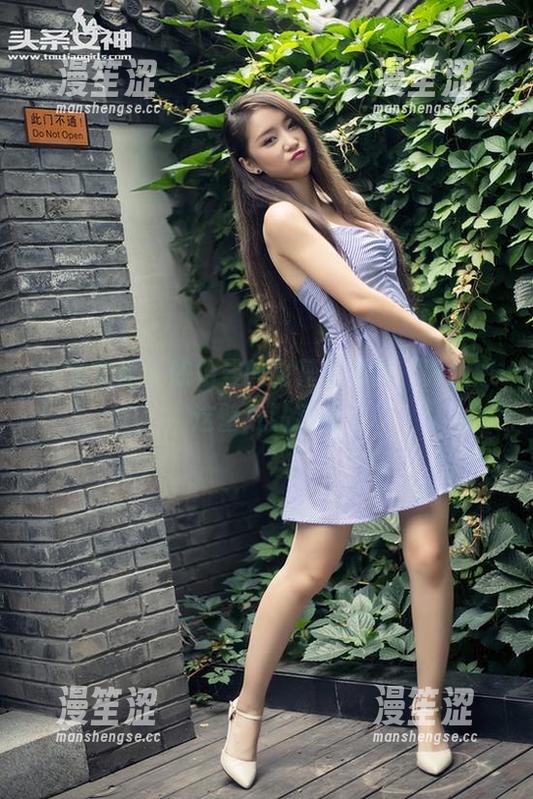 头条女神-陈怡曼 头条女神 - 陈怡曼的比基尼写真,真想把这壁纸贴满墙