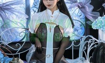 发现奶桃桃女友系列的资源，明显有种透过屏幕的温温柔柔。
