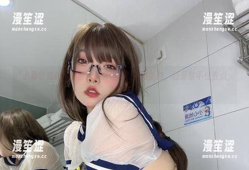 小泉学姐吖 “小泉学姐吖”的蕾丝写真让人直呼好抵触,还是禁不住去点,真奇葩。