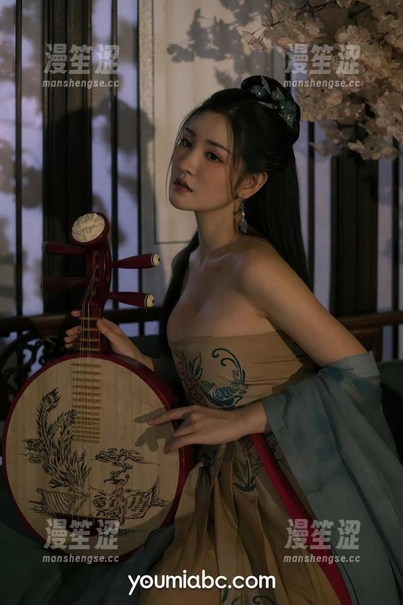 尤蜜荟-许文婷 尤蜜荟 - 撒娇女仆许文婷:无圣光写真,完全是个小“坏蛋”,我看得手心发痒。
