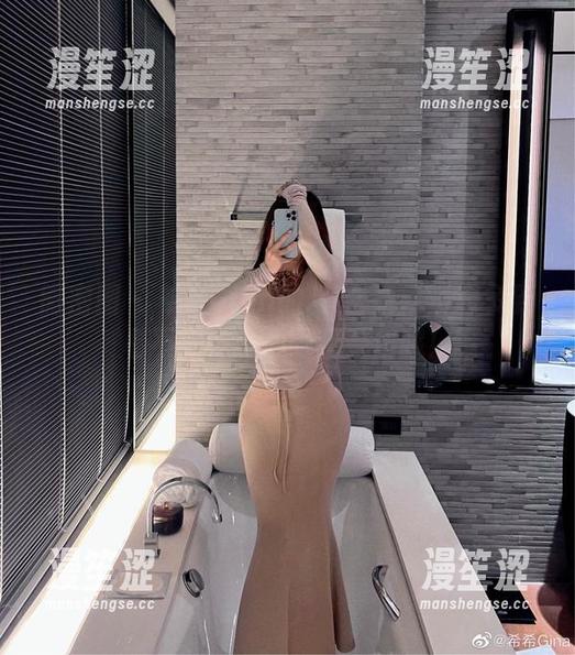 微密圈 - 希希Gina的JK合集：资源多到看不完，小心眼睛受伤哦！