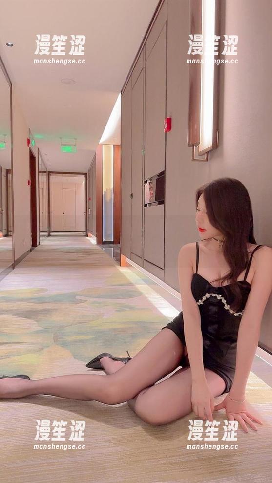 徐莉芝 微密圈 - 本来挺清纯的徐莉芝,其实私房间藏的东西还不少