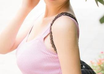 推女神 – 梦娜Vanessa的全套制服，一不小心就迷失在那几张图片里了…