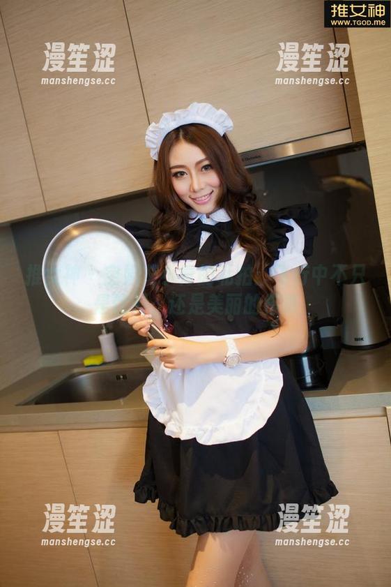 推女神 - 空姐艾小青的私拍：飞行中不只是饮料，还是美丽的搭乘