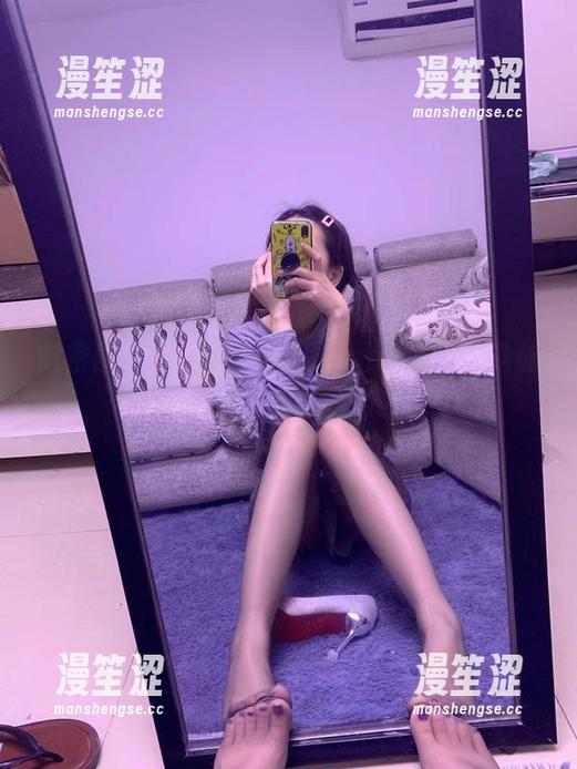 微密圈 - 提袜少女的秘书图包，有种隐秘的气息在飘荡