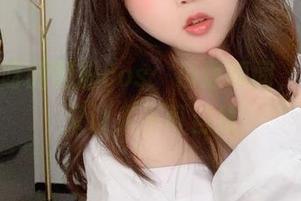 是依酱呀的制服cos：精选瞬间，尴尬却又让人不可自拔