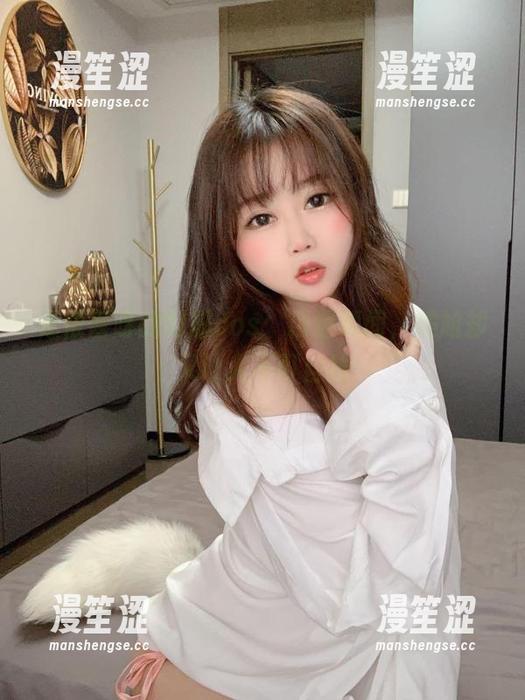 是依酱呀的制服cos：精选瞬间，尴尬却又让人不可自拔