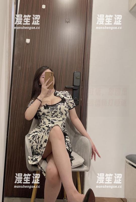 微密圈 - 看了是可馨耶的粉红情，原图里的一抹娇羞，图片好像在和我悄悄打哑谜。
