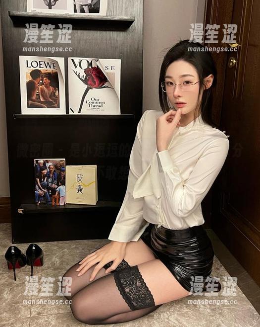 是小逗逗 微密圈 - 是小逗逗的“女王”写真集,分享你不敢想的另一面!