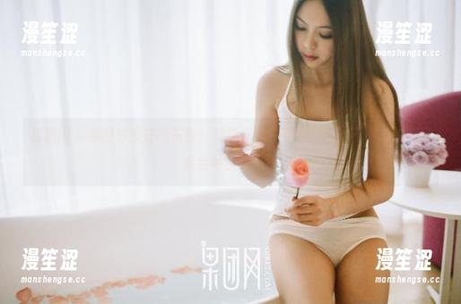 果团网-林弯弯 果团网 - 希望你没在吃东西!林弯弯泳衣新作更新,不小心饮料可能会喷出来哦!