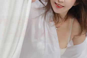 模范学院 – 白子嫣nicky的毛衣写真集，暗示了一点点…比如说，温柔和随意。