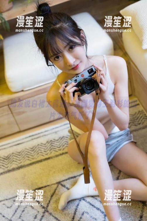 朋友说白裙太普通，我倒觉得王羽杉的图片太有气质了！
