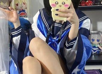 这位女孩，该不会是白栎Shirly新作品的暗号吧？