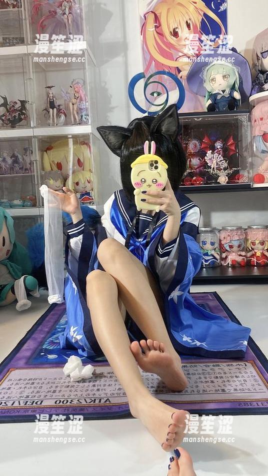 这位女孩，该不会是白栎Shirly新作品的暗号吧？
