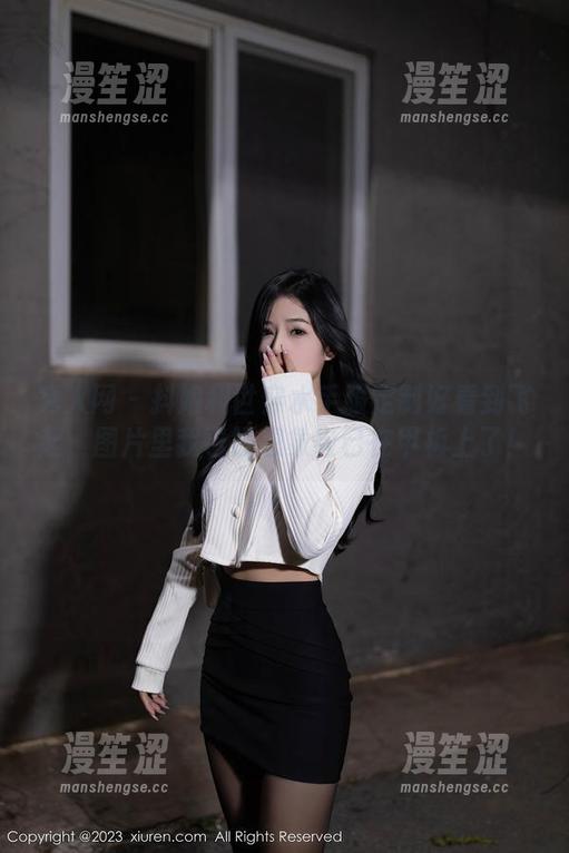 秀人网-抖娘利世 秀人网 - 抖娘利世穿水手服定制好看到飞起,图片里我已经想象自己在甲板上了!