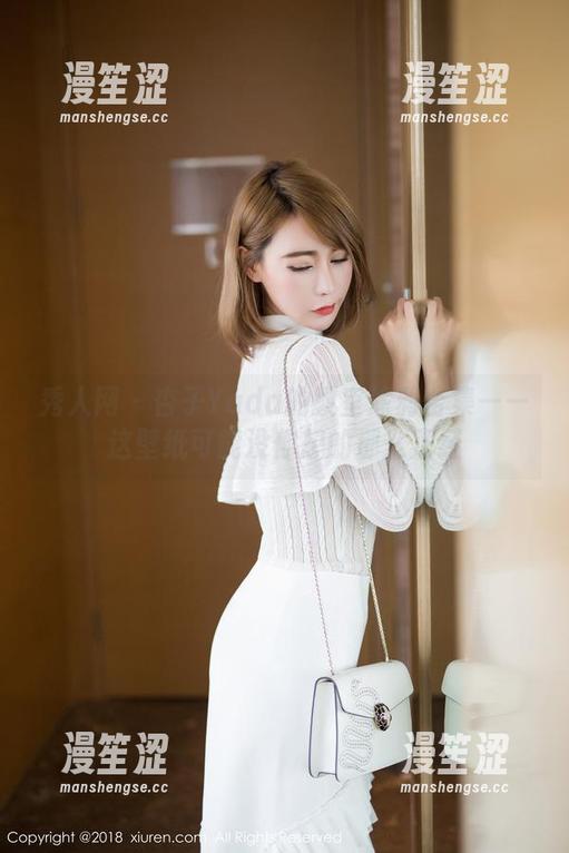 秀人网-杏子Yada 秀人网 - 杏子Yada的教室涂鸦合集——这壁纸可能没你想的那么正经