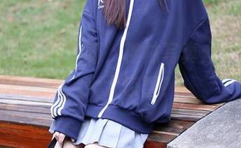 秀人网 – 王俪丁呀，棉袜写真：小小棉袜，大大惊喜？