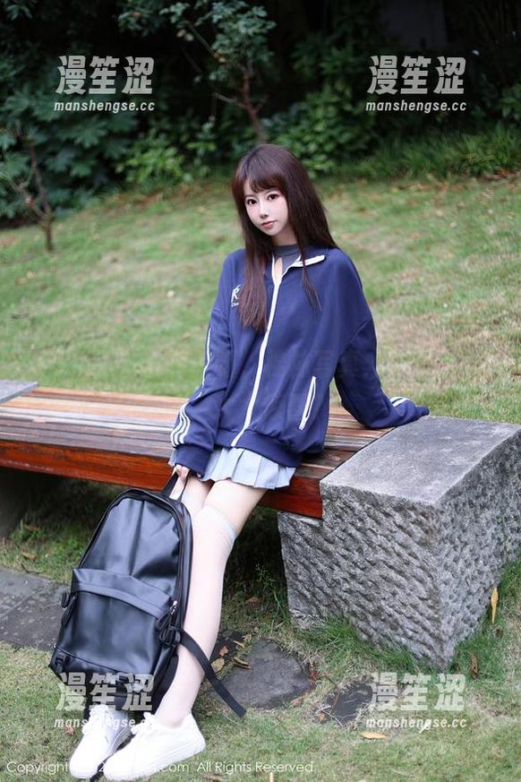 秀人网 - 王俪丁呀，棉袜写真：小小棉袜，大大惊喜？