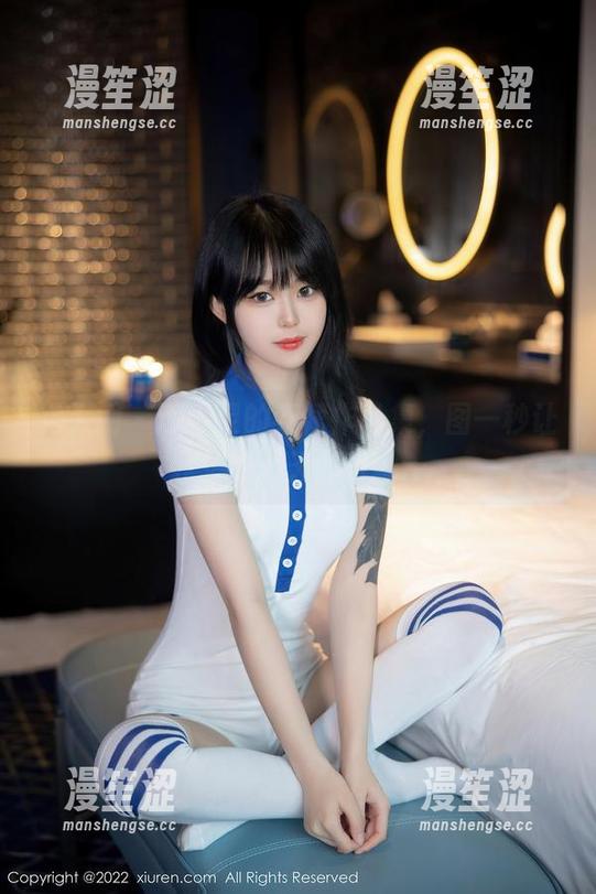 秀人网 - 谭小灵的红裙作品集，图一秒让我想到夏天的草地。